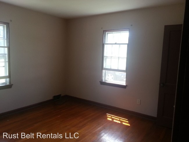 Building Photo - 2 br, 1 bath House - 60 Romaine Avenue 44512