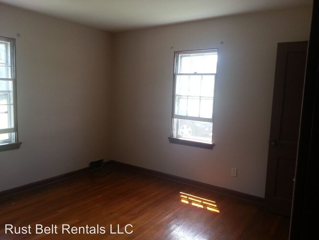 Foto del edificio - 2 br, 1 bath House - 60 Romaine Avenue 44512