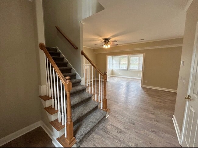 Building Photo - 4390 Beacon Hill Dr SW