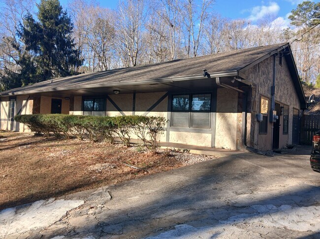 Building Photo - 2655 Whisper Trail