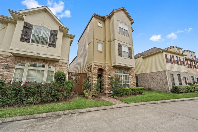Building Photo - 9025 Creekstone Lake Dr