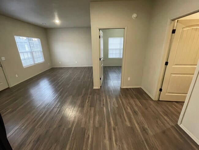 Foto del edificio - 3105 S Waterview Ln