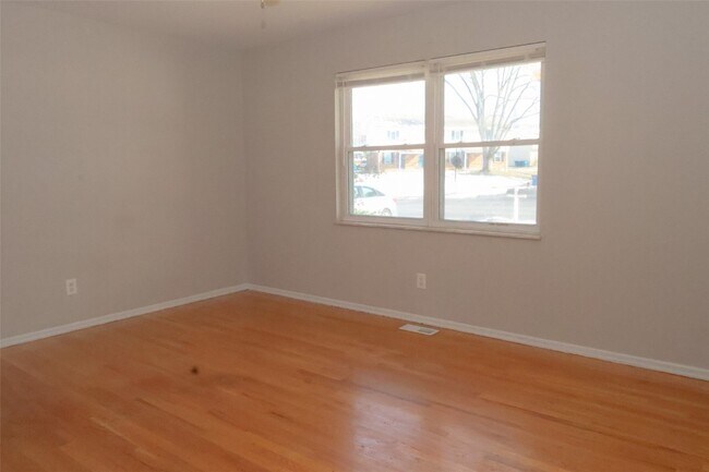 Foto del edificio - 835 Cole Blvd