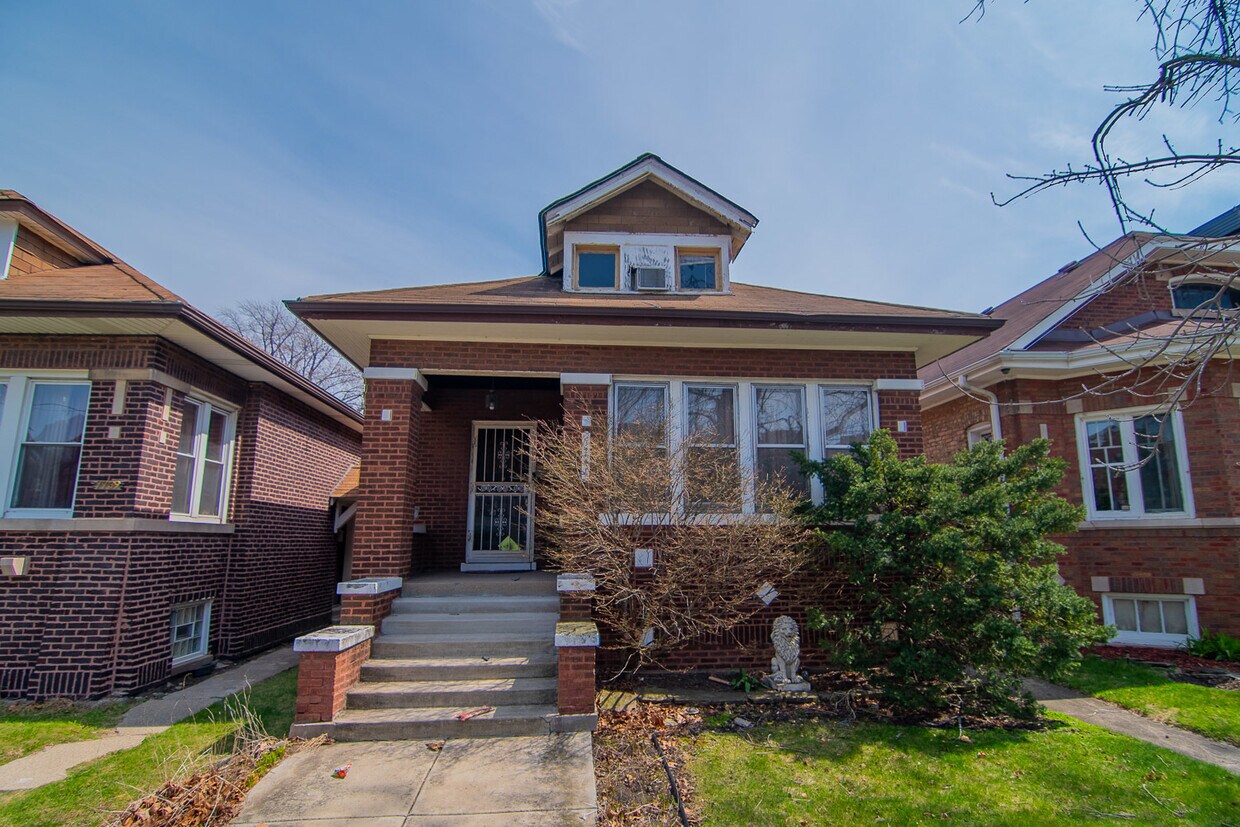 Primary Photo - 7741 S Chappel Ave