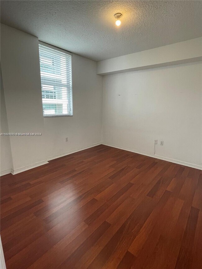 Foto del edificio - 115 SW 11th St