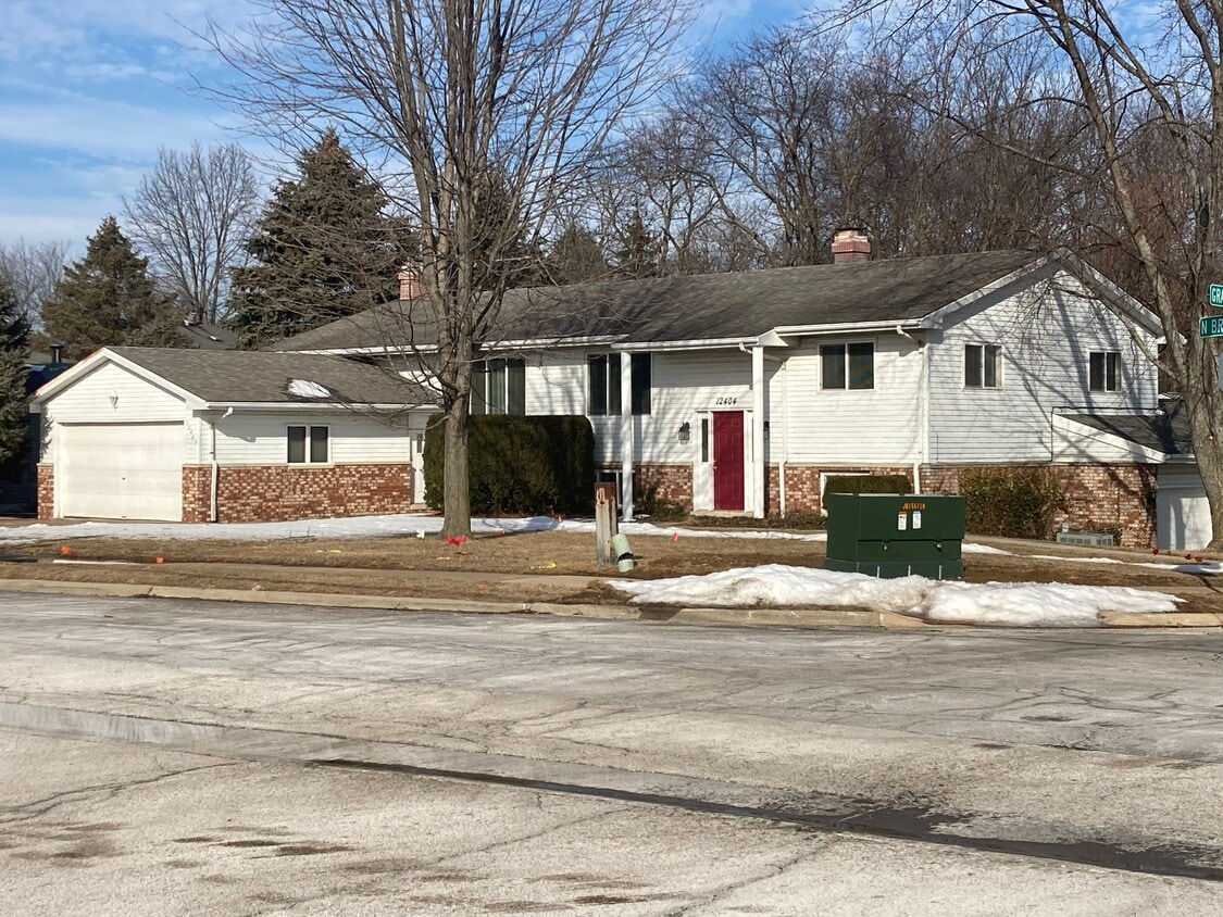 Primary Photo - 12404 N Brentfield Dr