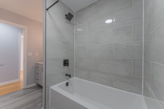Building Photo - 175 Singleton Dr