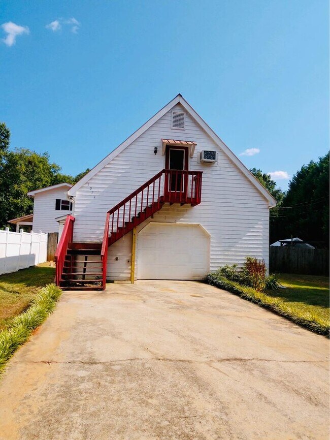 Building Photo - 1074 Miller Dr