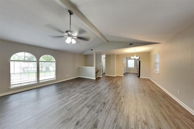 Building Photo - 9803 Charter Ridge Dr