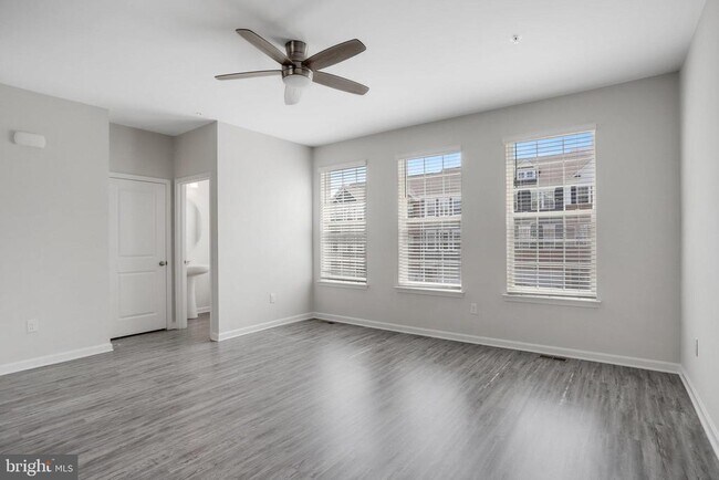 Foto del edificio - 5106 Constitution St