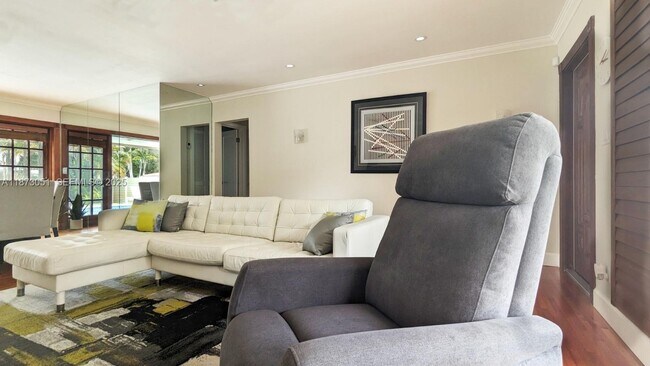 Foto del edificio - 4027 Pierce St