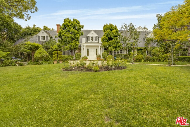 Building Photo - 821 Whittier Dr