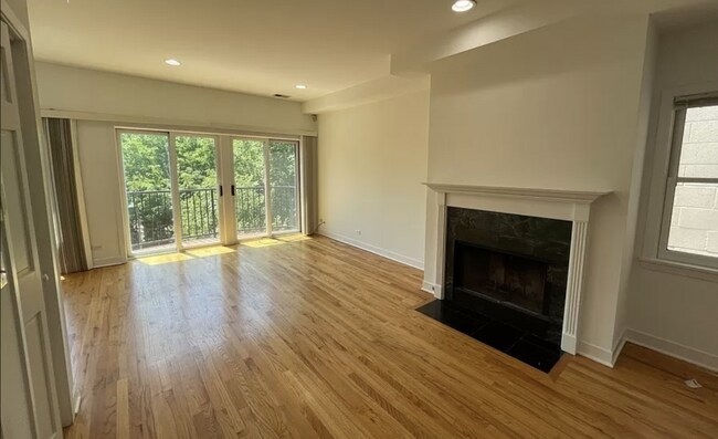 Building Photo - 2 bedroom in Chicago IL 60642