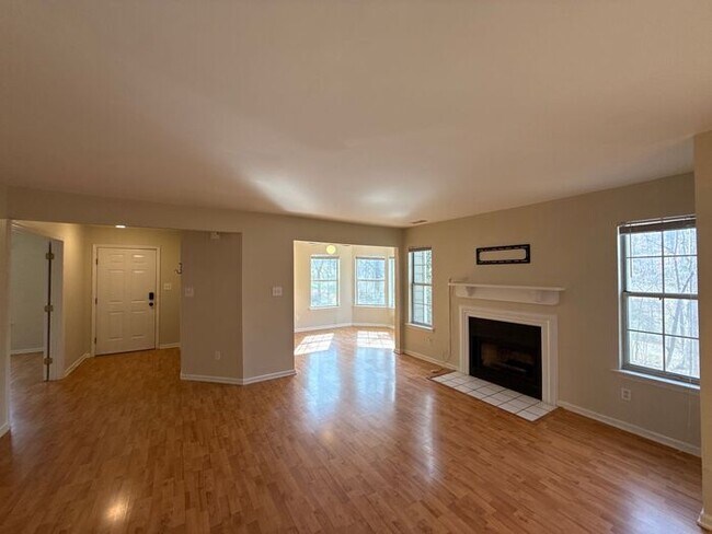 Foto del edificio - T.R. Lawing Realty Property