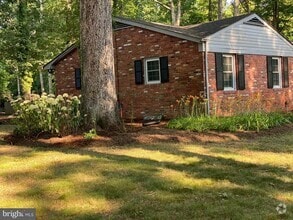 Building Photo - 112 Jay Rd