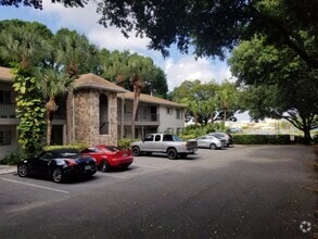 Building Photo - 2001 San Marcos Dr SE
