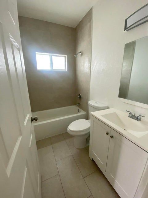 Foto del edificio - 2604 NW 20th St