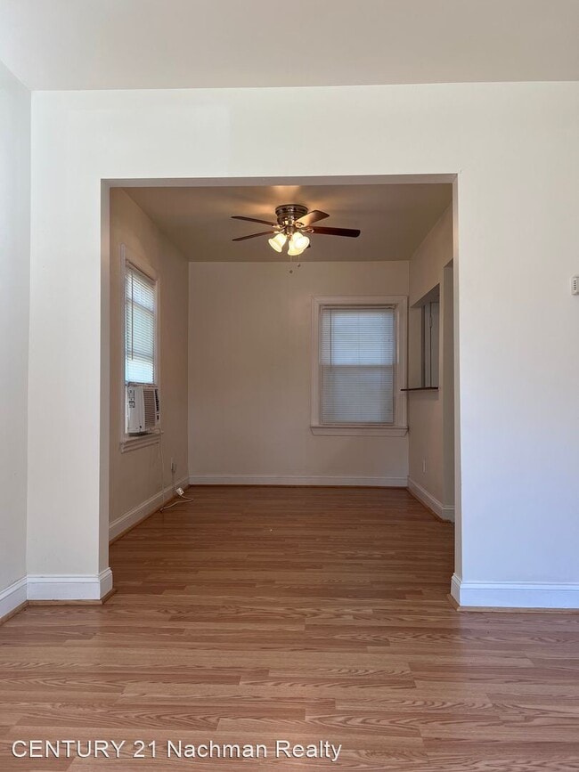 Building Photo - 2 br, 1 bath House - 318 Darby Avenue