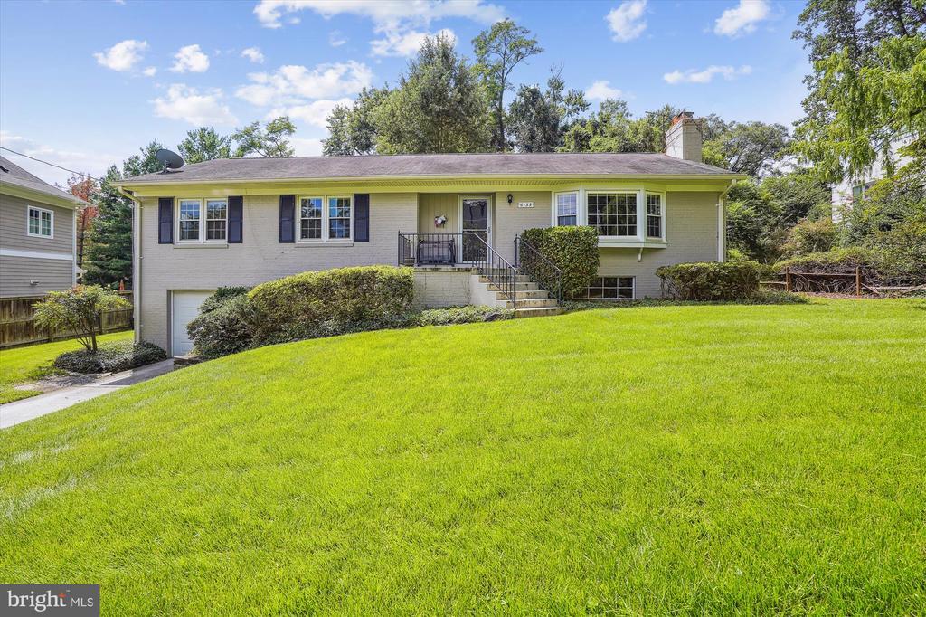 Foto principal - 6139 Tompkins Dr