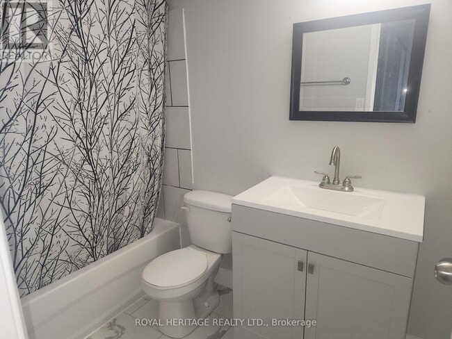 Photo du bâtiment - 8800-8800 Willoughby Dr