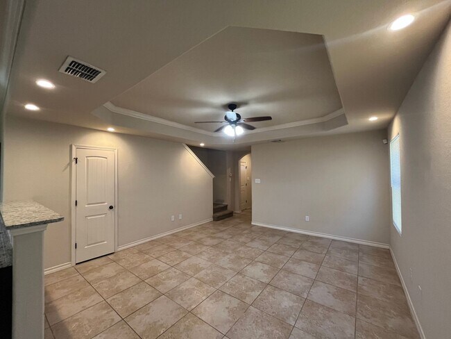 Foto del edificio - 6962 Lakeview Dr.