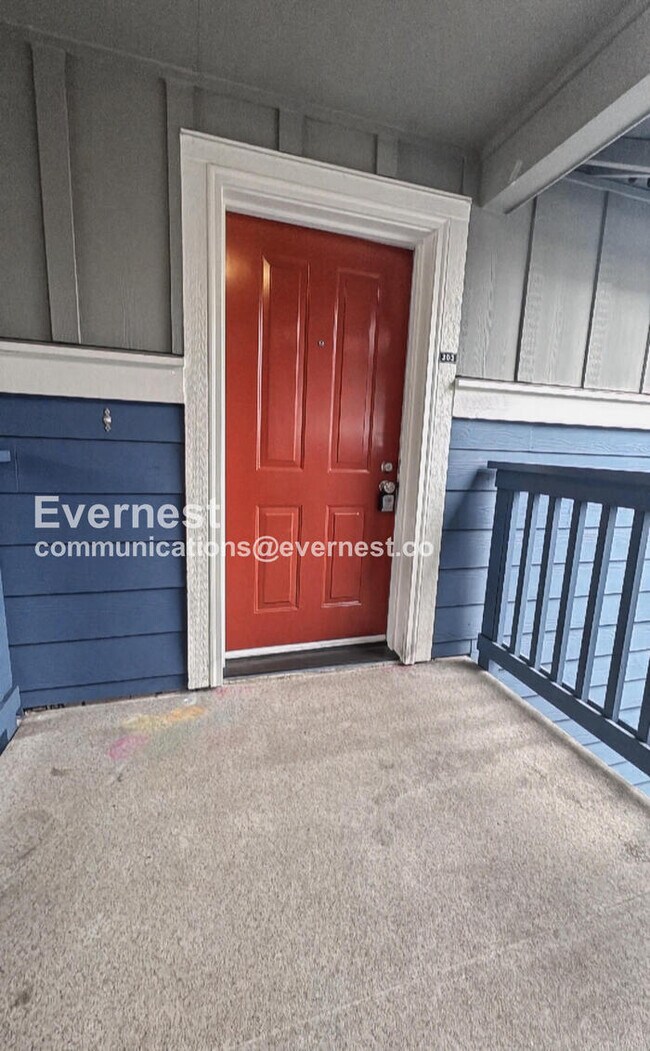 Foto del edificio - 1698 25th Pl NE