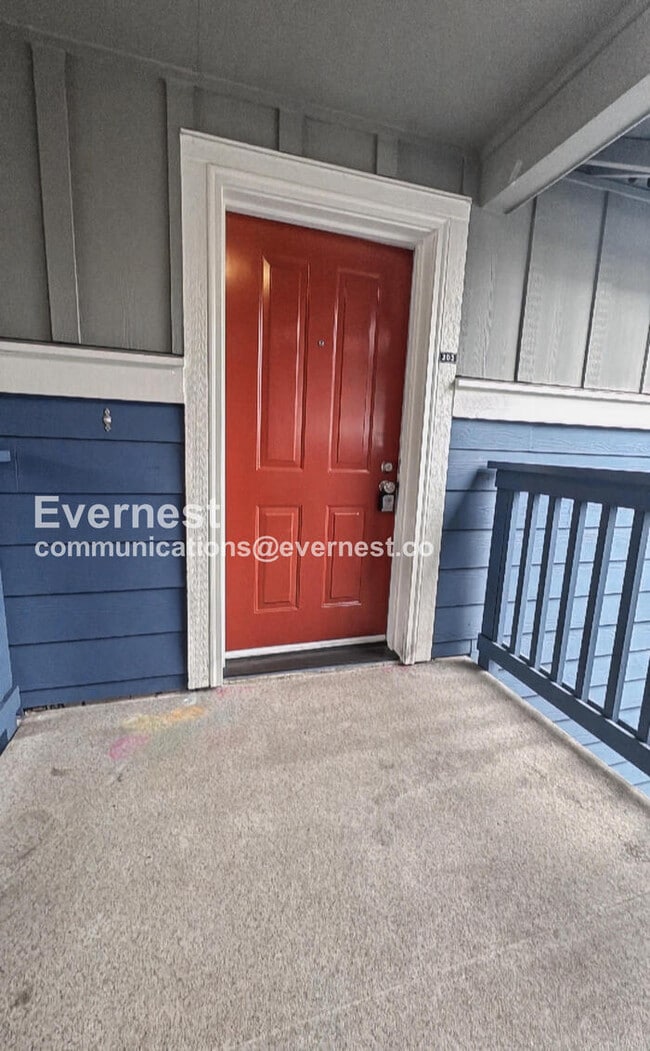 Building Photo - 1698 25th Pl NE