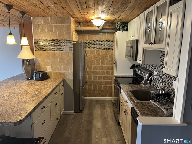 Foto del edificio - 68 Thermos Ave