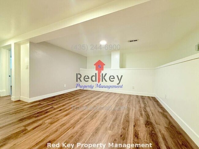 Foto del edificio - 3150 W Duplex