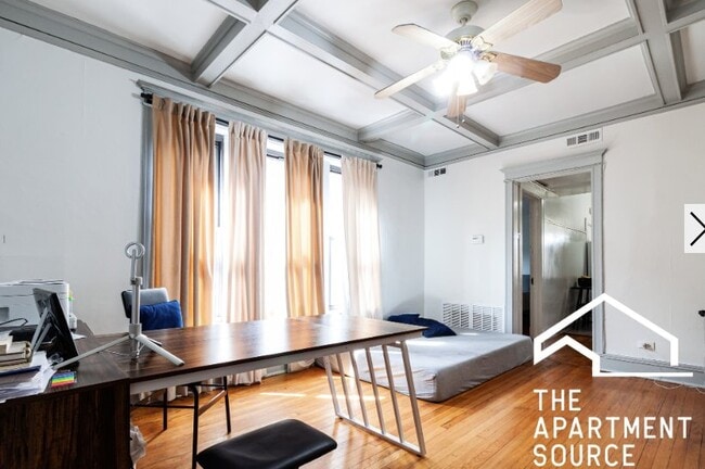 Photo - 908 W Belle Plaine Ave Apartment