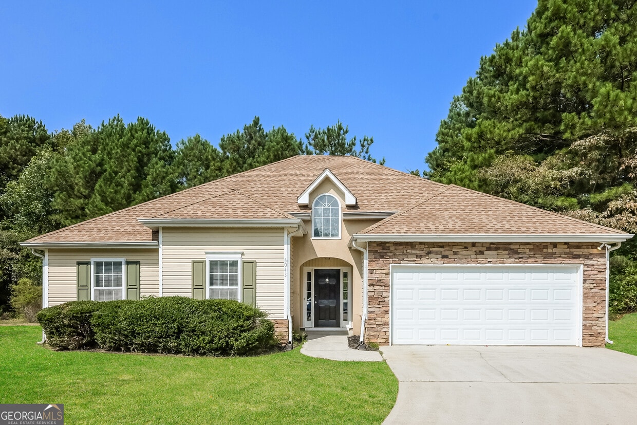 Foto principal - 6043 W Creekview Ct