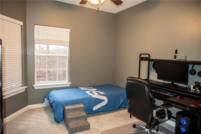 Building Photo - 33 Chatburn Dr
