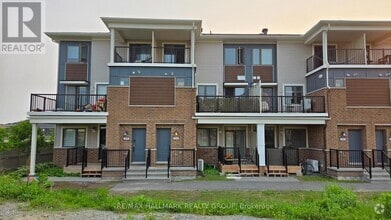 Building Photo - 298 Zenith Private