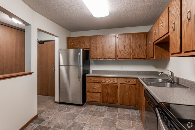 2BR, 2BA - 1,000SF - Kitchen - Valley Creek West