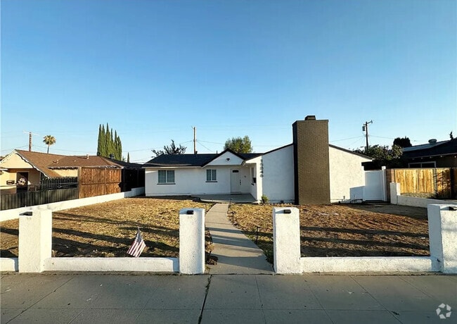 Building Photo - 15846 Rinaldi St