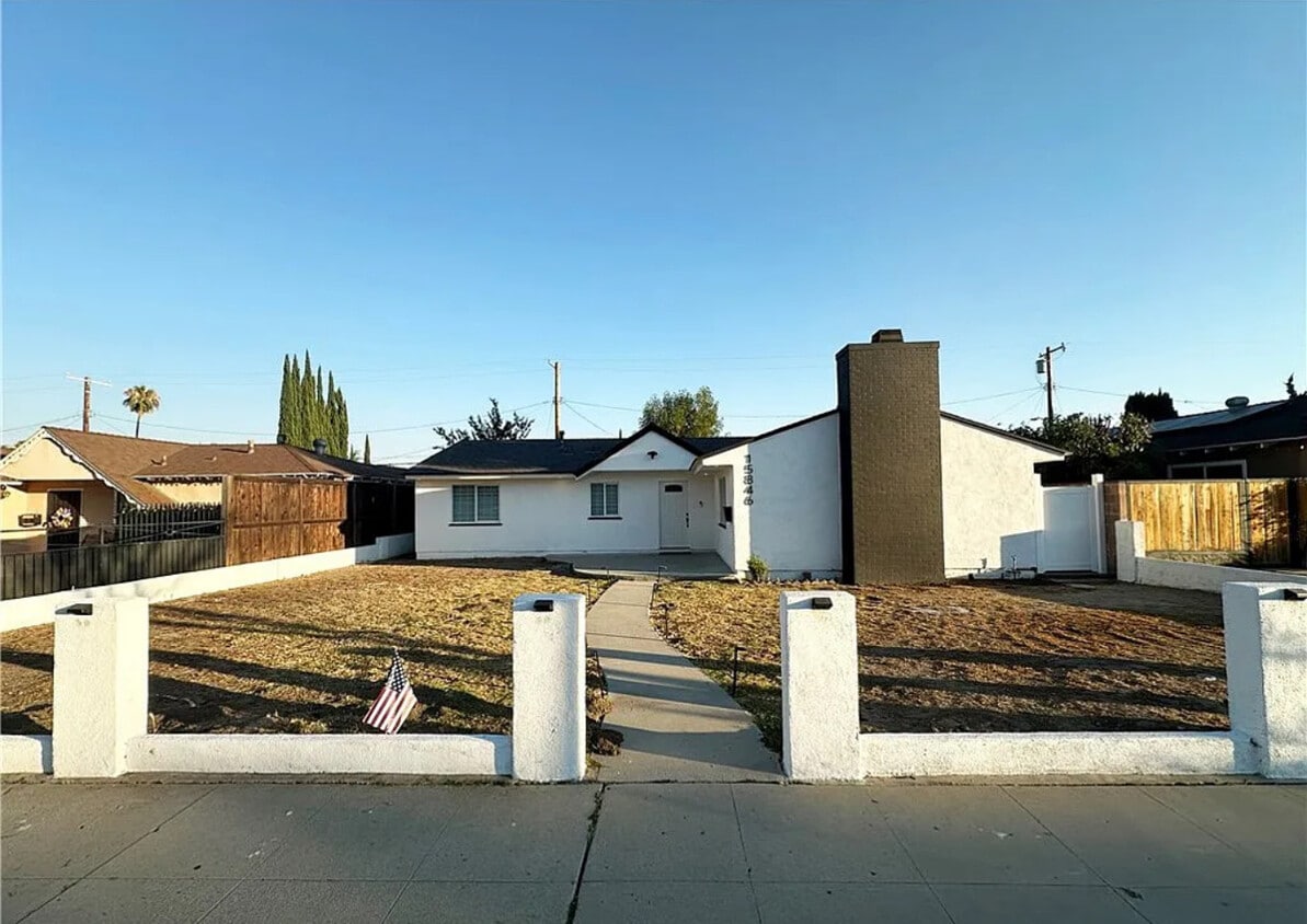 Primary Photo - 15846 Rinaldi St