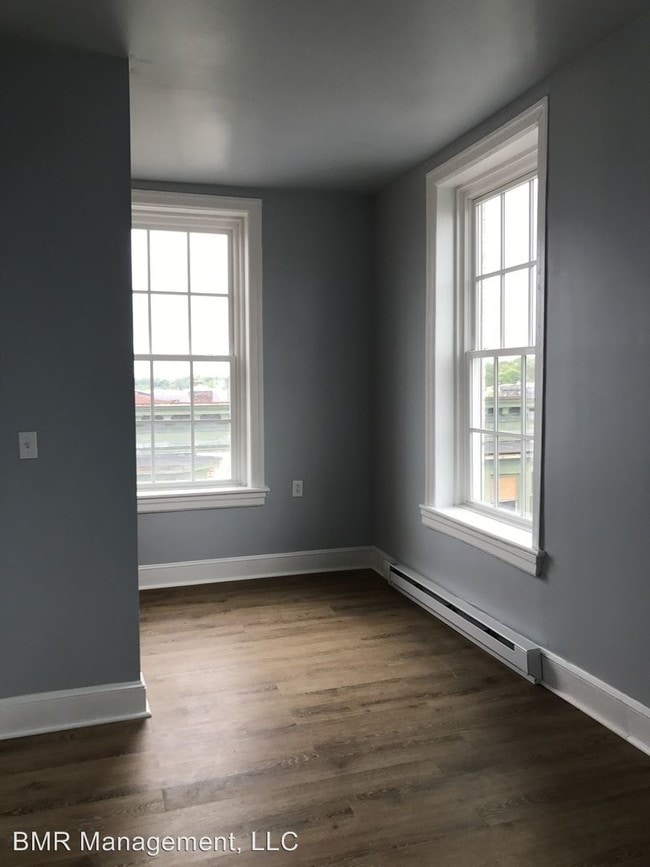 Building Photo - 55 S Potomac St
