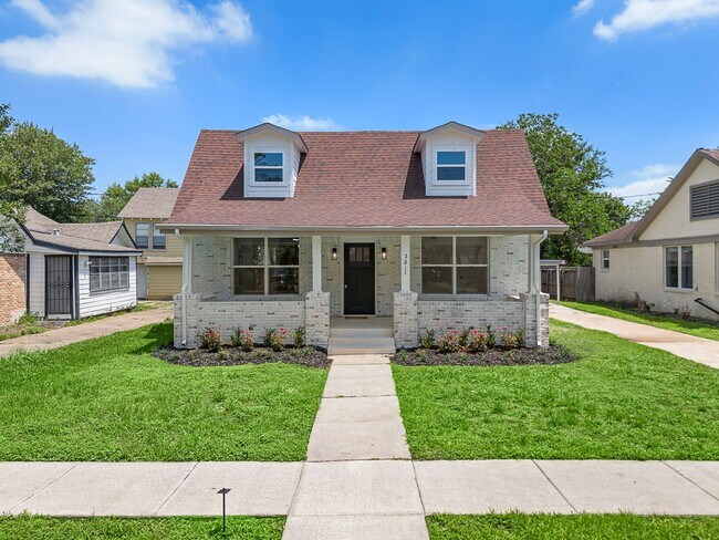 Building Photo - 2811 Barbee St