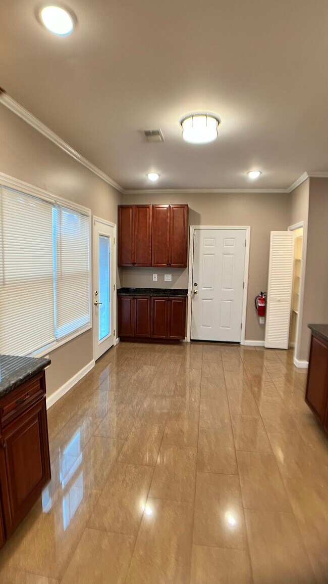 Kitchen - 277 Randolph Ave
