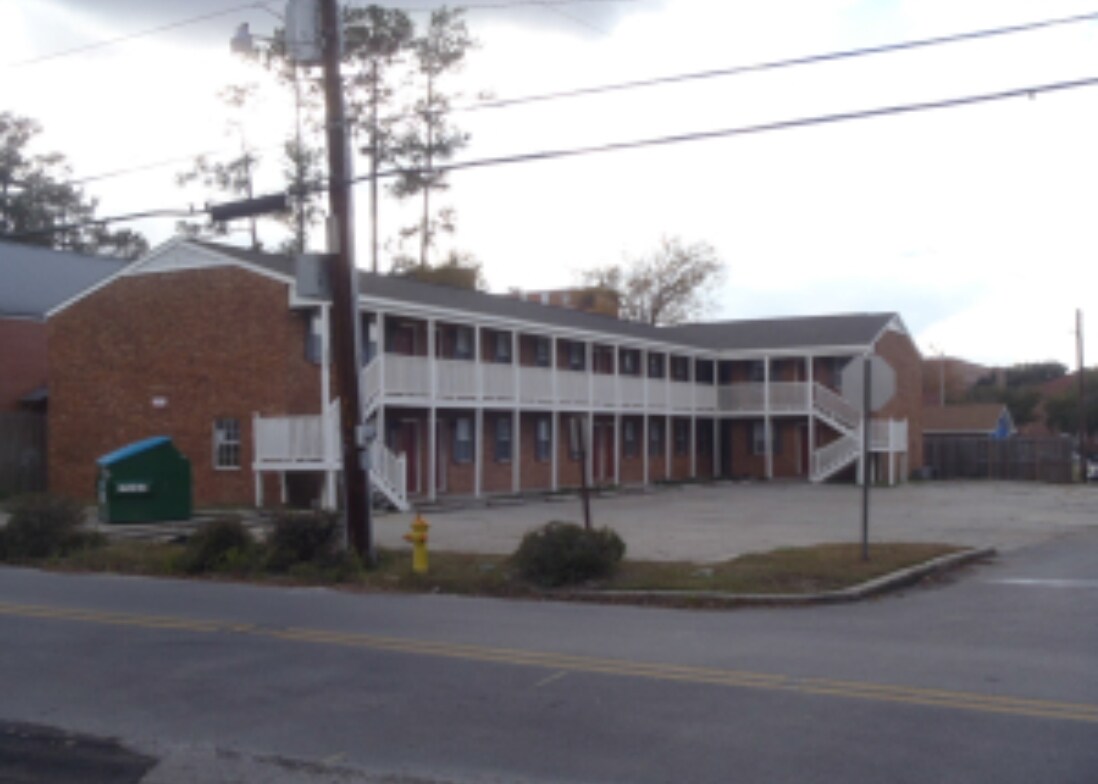Building Photo - 220 N 25th Ave