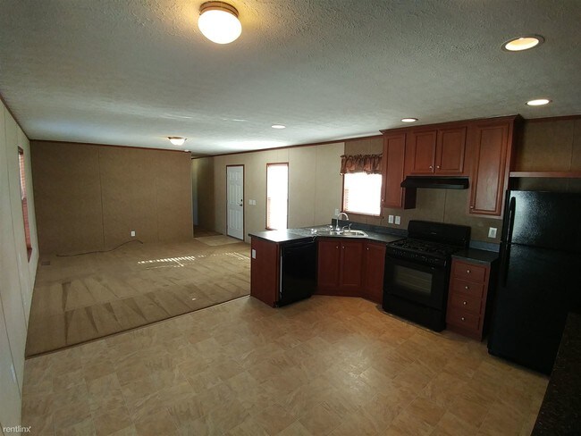 Building Photo - 3 br, 2 bath Mobile Home - 93 Big Chief Dr
