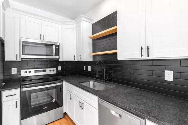 Building Photo - 307 Donaldson Rd