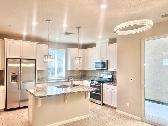 Foto del edificio - Stunning modern two story single family ho...