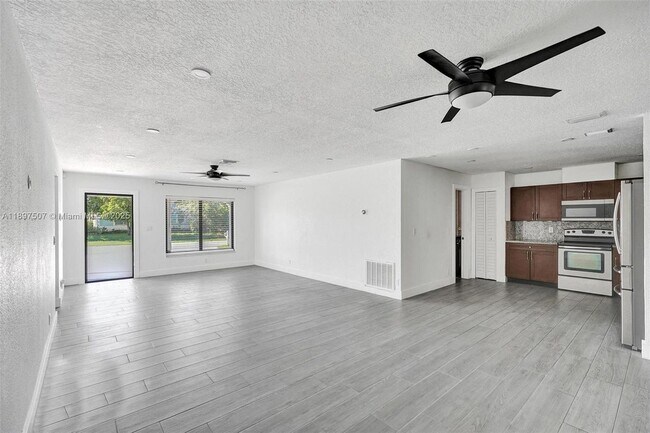 Building Photo - 8105 SW 10th St