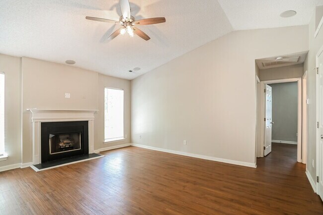 Foto del edificio - 9928 Peppermint Ln