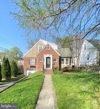 Building Photo - 1612 N Buchanan St