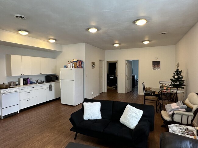 Building Photo - 575 Nixon Ave