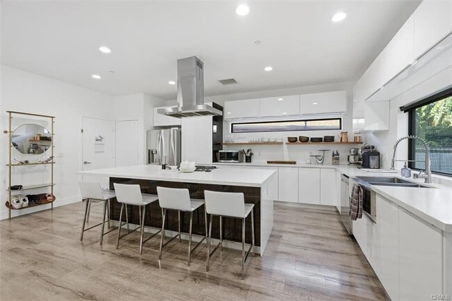 Building Photo - 5487 Blanco Way