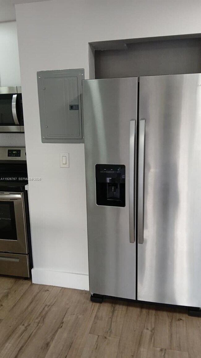 Foto del edificio - 8820 Fontainebleau Blvd