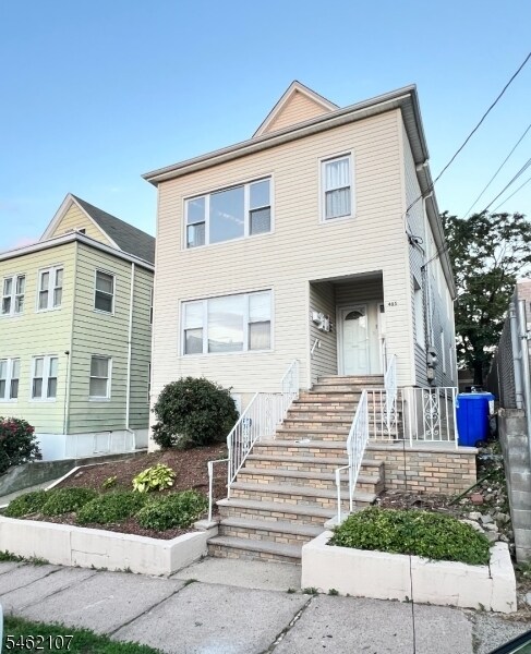 Building Photo - 485 E 27th St